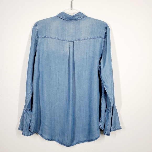 BEACH LUNCH LOUNGE COLLECTION CHAMBRAY BLOUSE - Picture 2 of 7